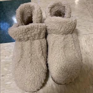 LlBean Fuzzy Slippers Size 10